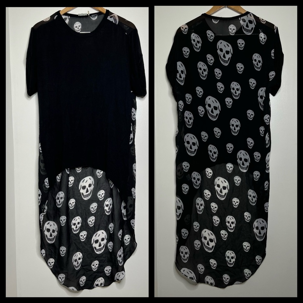 Tobi Skull Print Hi Low Long Duster Top Size Medium Thin Fabric Black White Goth